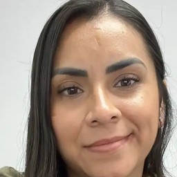 Ana Paula T.